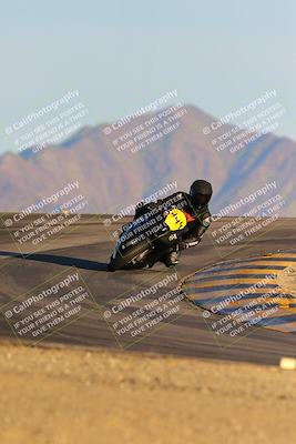 media/Dec-16-2023-CVMA (Sat) [[bb38a358a2]]/Race 13 Amateur Supersport Middleweight/